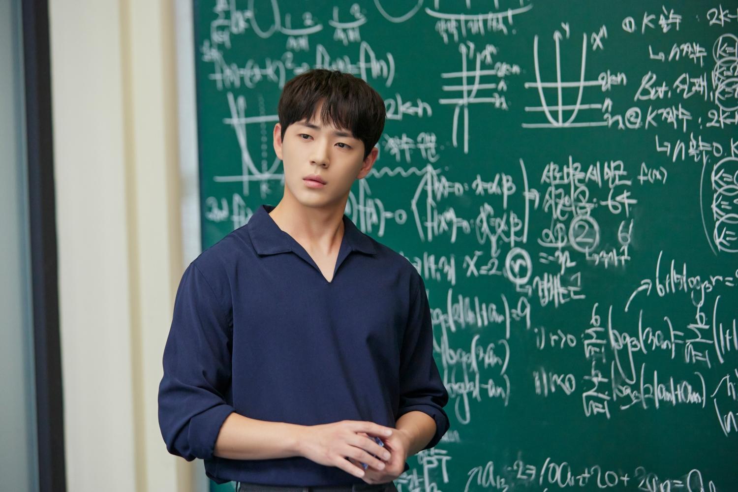 智動喜室長的懸疑線被認為處理不佳。(圖/Netflix提供)