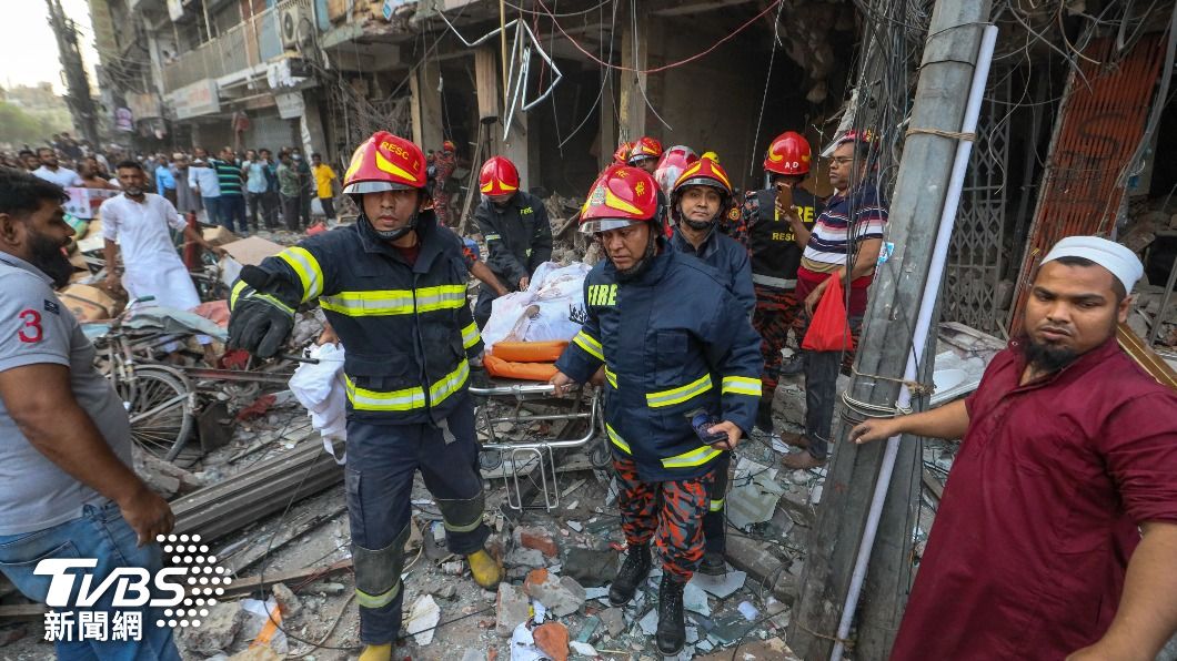 孟加拉首都達卡鬧區發生爆炸，造成17人死、現場滿目瘡痍。（圖／達志影像美聯社）