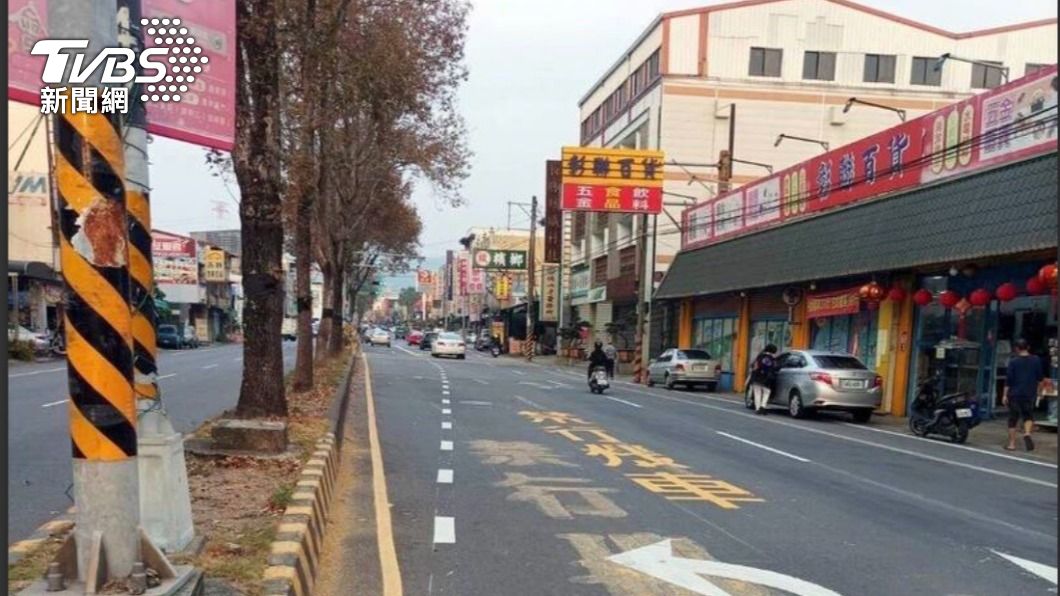 南投竹山集山路增設左轉車專用道 路肩變狹小引民怨