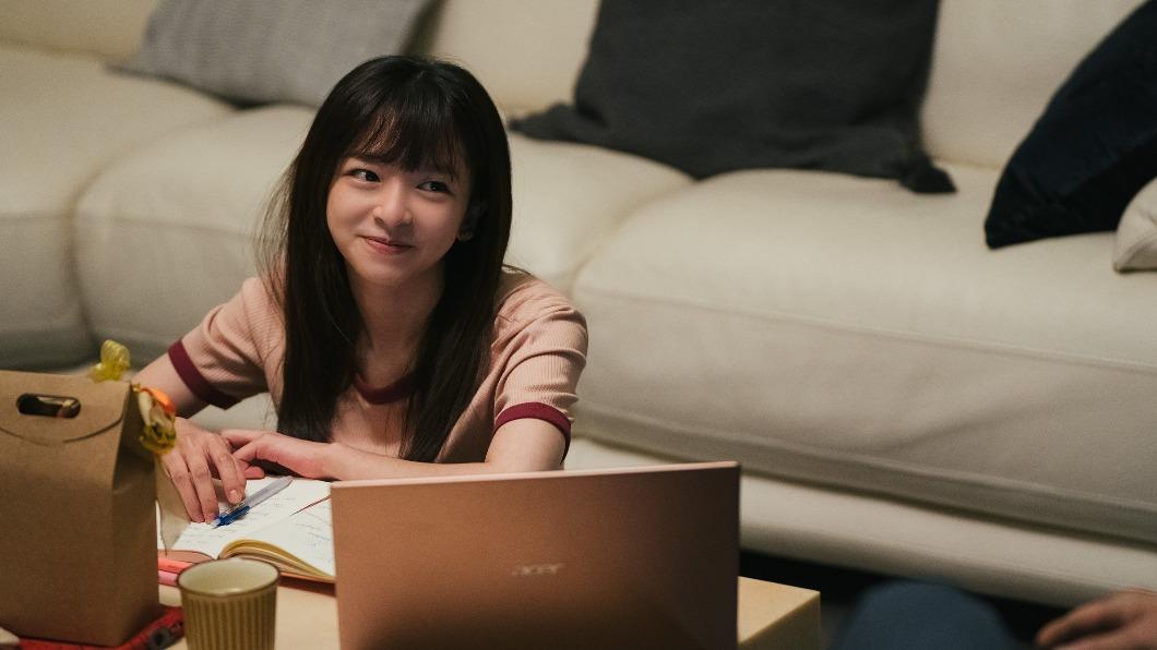 陳姸霏飾演戴立忍的女兒(圖/Netflix提供)