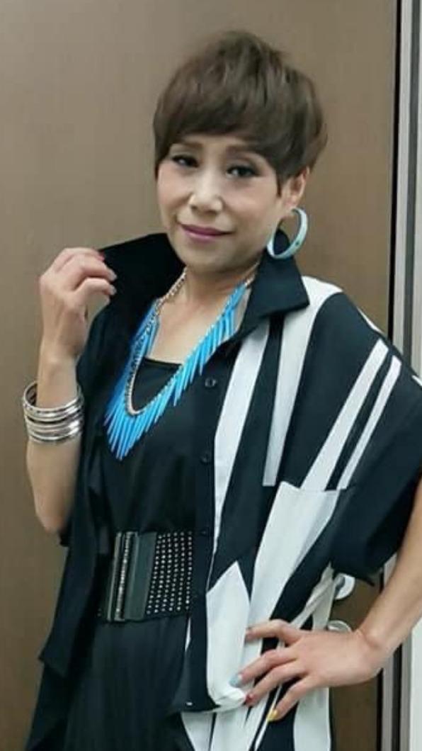 藍如潔因沉迷賭博傾家蕩產。(圖/翻攝自秀場蚱蜢公主 藍如潔臉書)