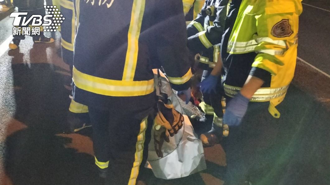李姓男子最後頭部破裂、腦漿外溢當場身亡。(圖/TVBS)
