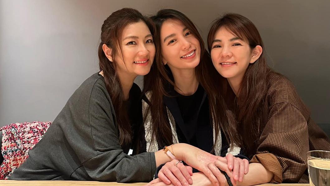 S.H.E合體了!田馥甄曬幸福合照 粉絲淚喊「世界最美風景」