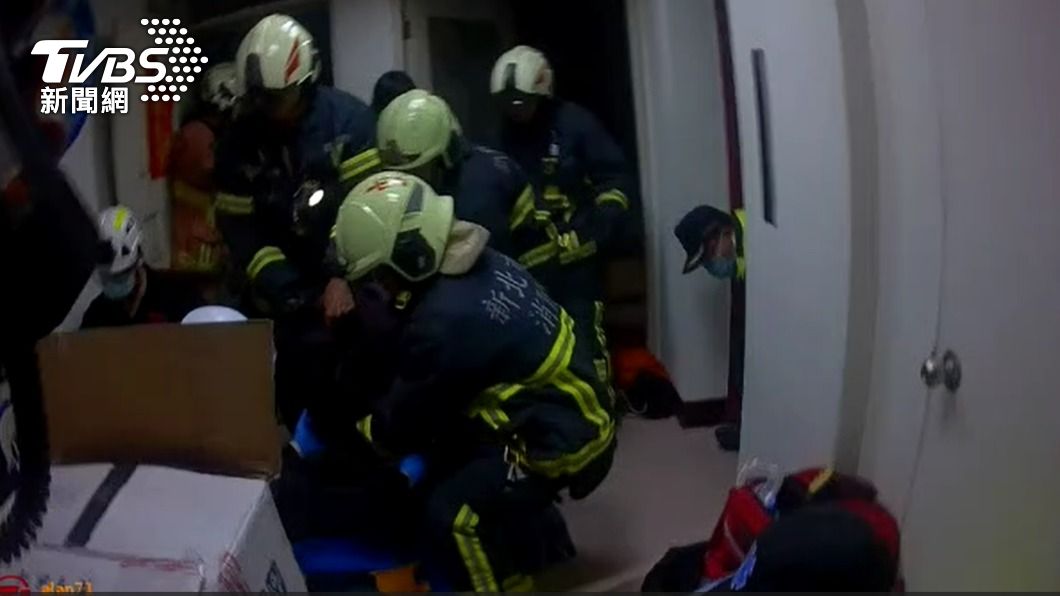 驚悚!電梯門未關閉就往上爆衝 板橋婦「攔腰遭夾」身亡