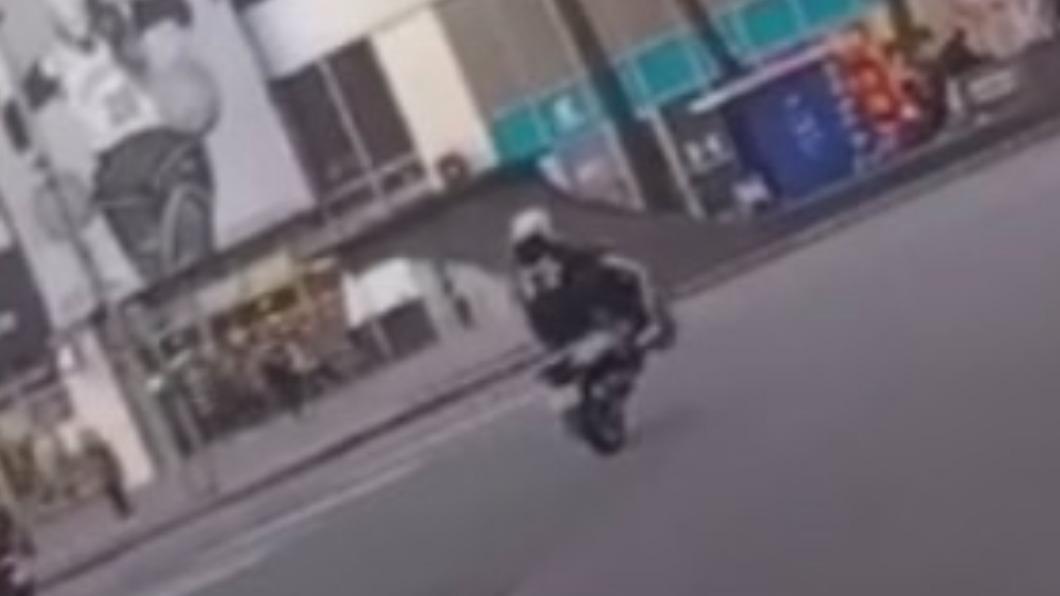 已經構成危險駕駛,將處罰6千至2萬4千元,並吊扣牌照半年。(圖/翻攝臉書基隆人踹共)