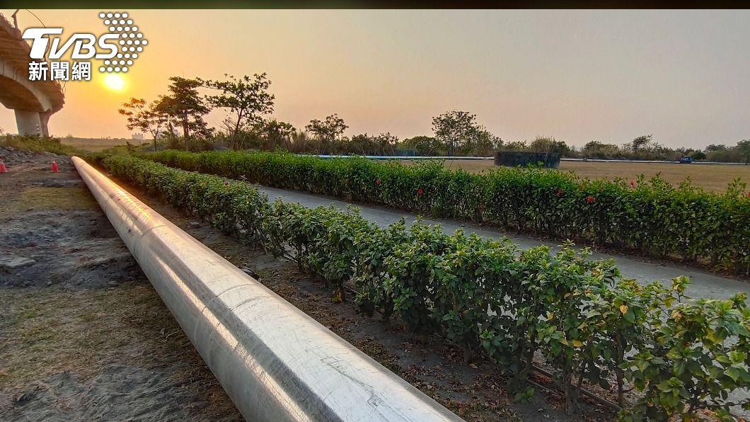 高雄缺水嚴重證據在此! 「屏東河濱公園」出現這場景....