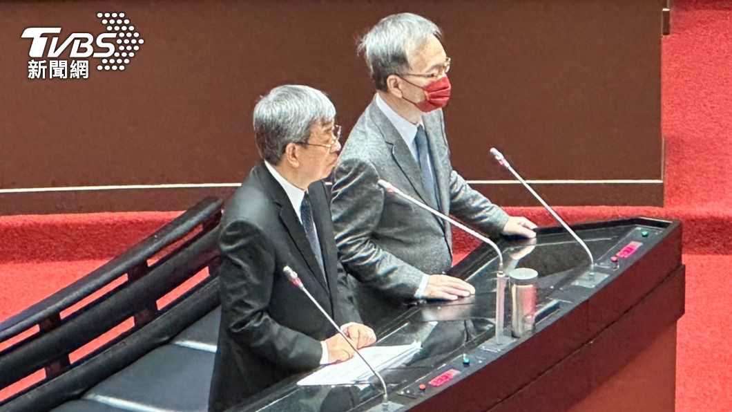 行政院長陳建仁、衛福部長薛瑞元今(10)日赴立法院備詢。(圖/林至柔攝)