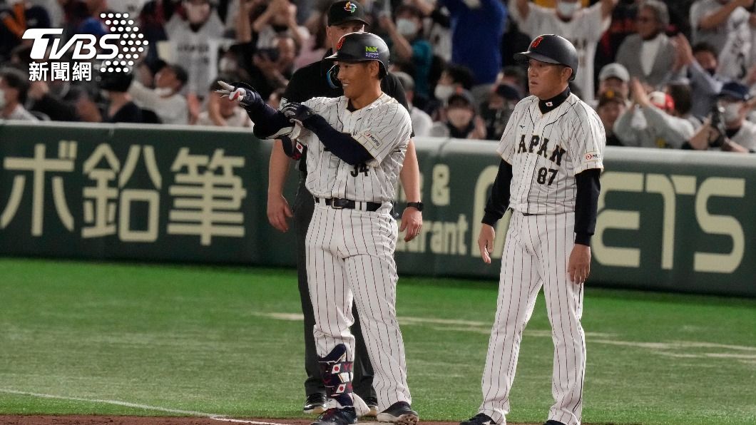 吉田正尚3局下半一支帶有2分打點的1壘安打,幫助日本隊要回領先。(圖/達志影像美聯社)