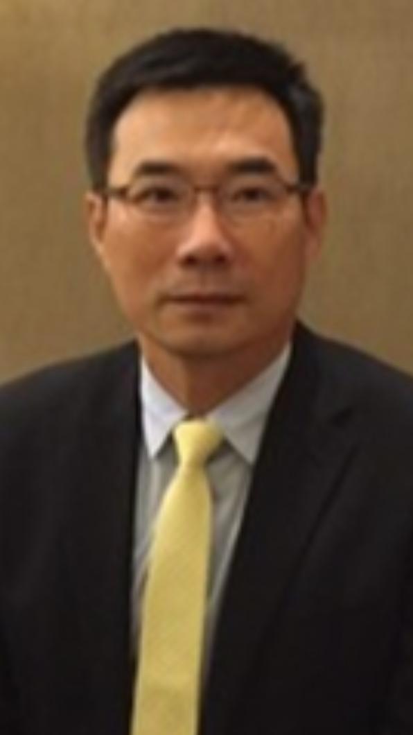 國泰金控常務董座兼發言人鄧崇儀,因涉嫌酒駕並找妻子頂替,遭移送法辦。(圖/翻攝自清華大學官網)