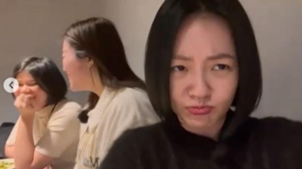 小S欠揍噘嘴,表示自己太美了。(圖/翻攝自小S IG)