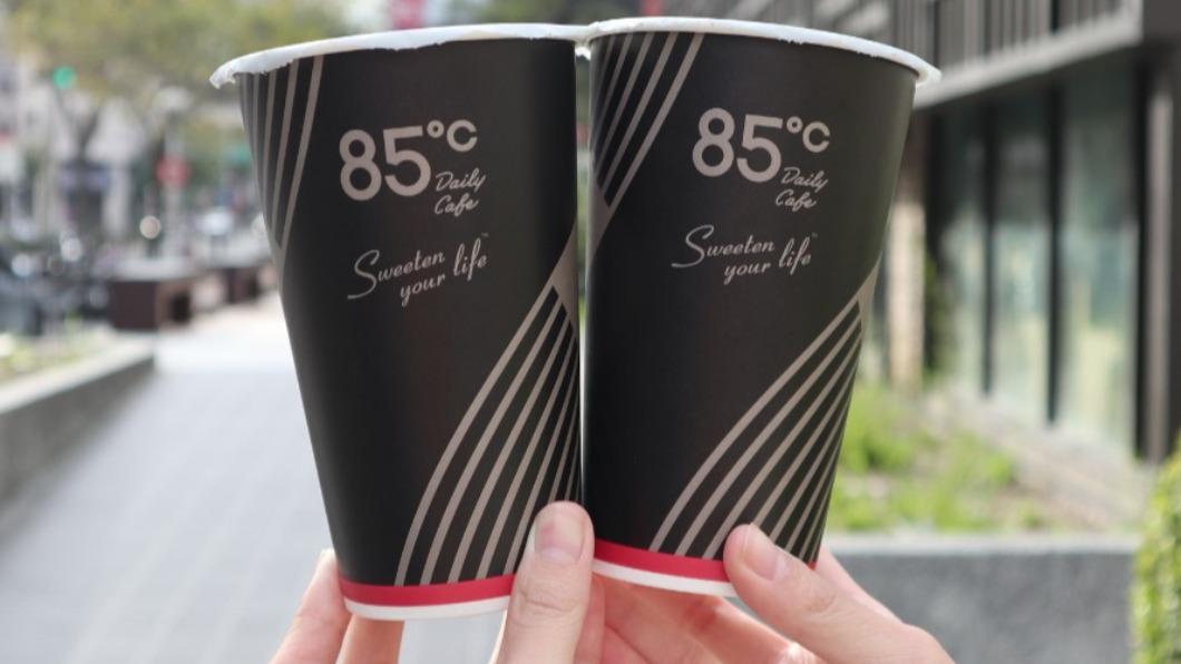 85度C彰化市和平店老闆娘高娟娟送出400杯紅茶。（圖／翻攝自85度C臉書）