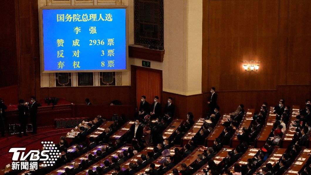 李強正式接任新任大陸總理，獲得人大2936票贊成、3票反對和8票棄權。（圖／達志影像美聯社）