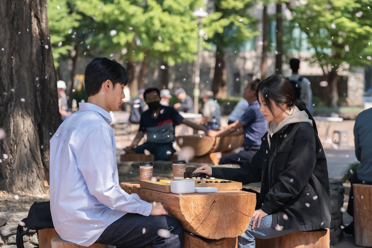 亦有人認為李到晛跟宋慧喬的感情戲很療癒。(圖/Netflix提供)