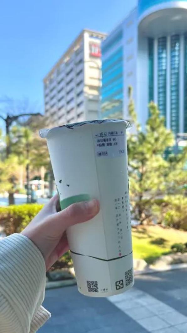 網友表示，店家因遲到而直接免單。（圖／翻攝自Dcard）