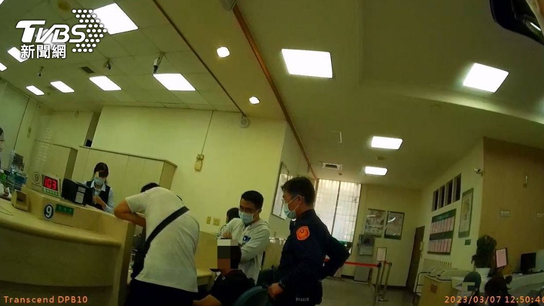 604萬剛匯一次領光　車手「講話支吾」露餡當場被抓