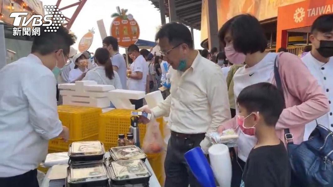 荷包蛋飯買氣旺。(圖/tvbs)