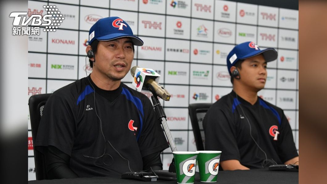 中華隊內野手吳念庭、教練林岳平。(圖/胡瑞麒攝)