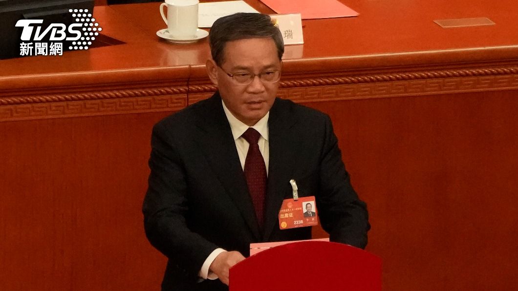 中國新任國務院總理李強在中國全國人大進行宣誓就職。（圖／達志影像美聯社）