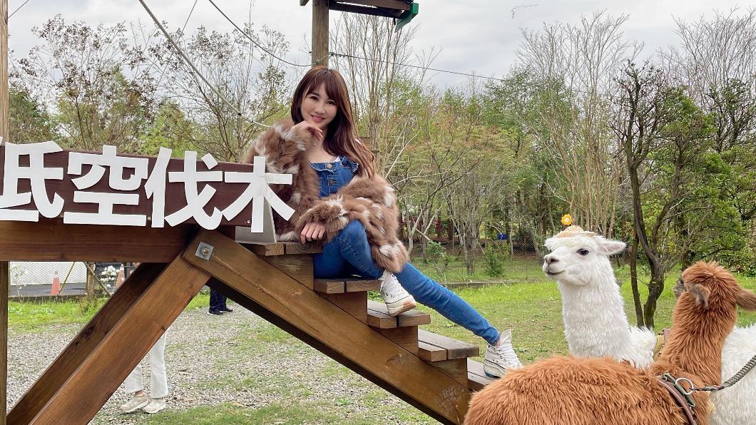 財富女神擋不住了!愛寵草泥馬遇「青春期」 看見女生竟用力過度