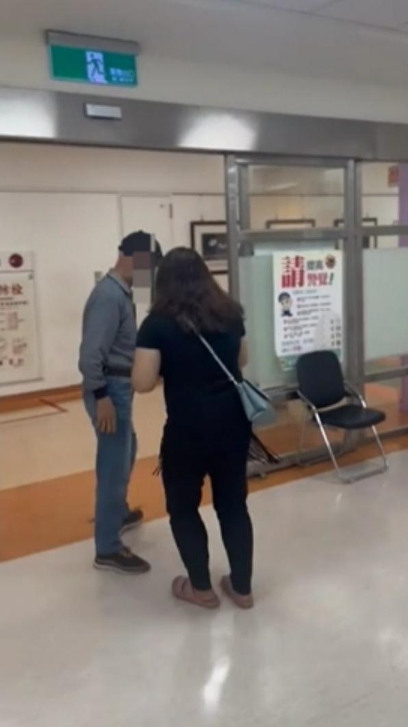 何女直到警方到場才作罷。（圖／翻攝自台南大小事）