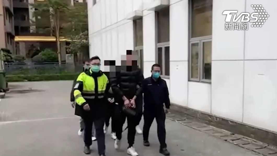 行車糾紛爆衝突!按喇叭卻遭騎士嗆罵 駕駛爆氣攔車持槍K人