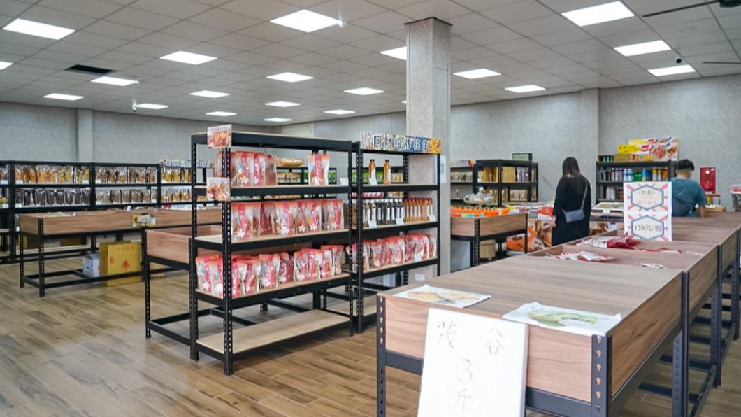 「阿財發粿」販售販售娘惹糕、涼糕等各種傳統的客家米食糕點。（圖／靜兒貪吃遊玩愛分享提供）