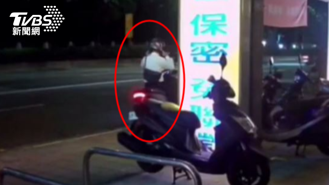 警方事後將西裝男通知到案,他表示不慎誤闖。(圖/TVBS)