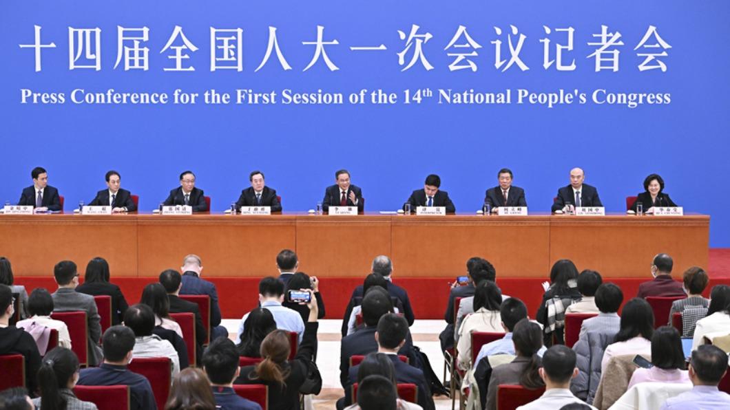 李強表示2022年中美貿易額達歷史新高的近7600億美元，中美實則是「從對方發展中受益」。（圖／翻攝自 《新華社》）