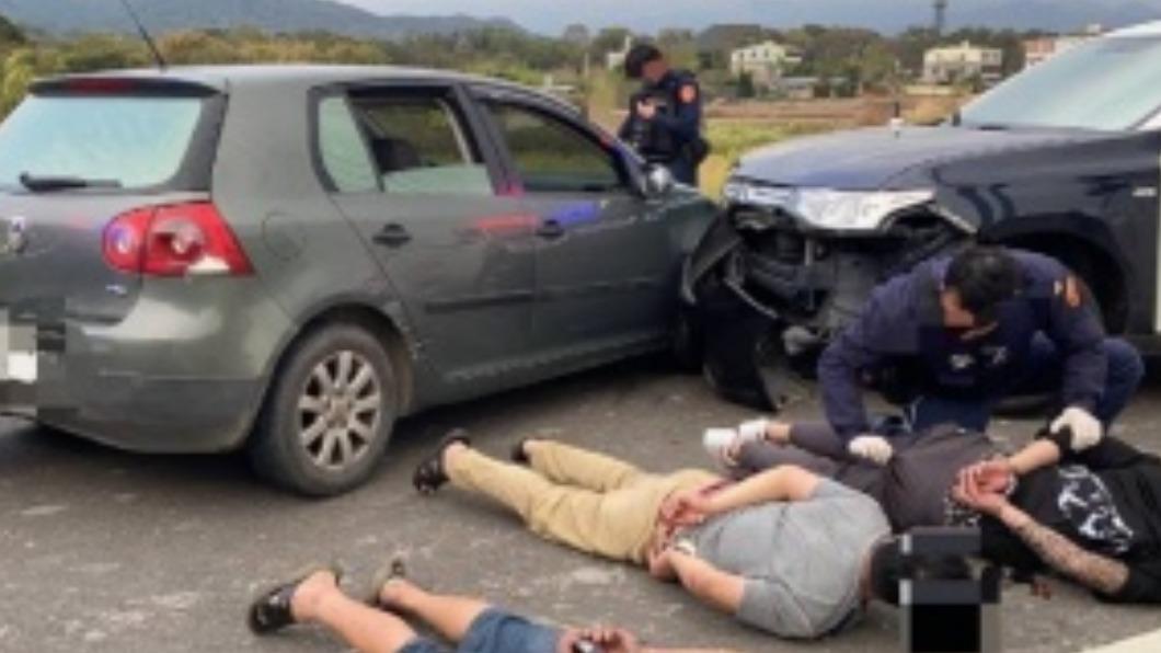 毒品通緝犯拒檢衝撞逃逸 竹縣警追捕逮3人送辦