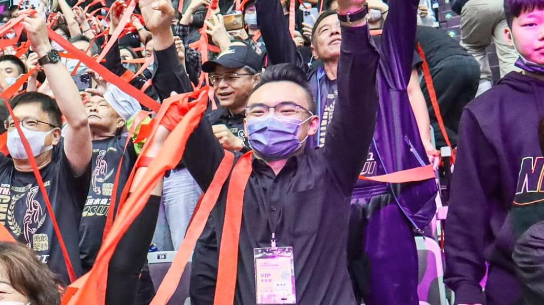 台北市議員洪孟楷,平時就有在關注體育賽事。(圖/翻攝自洪孟楷臉書)