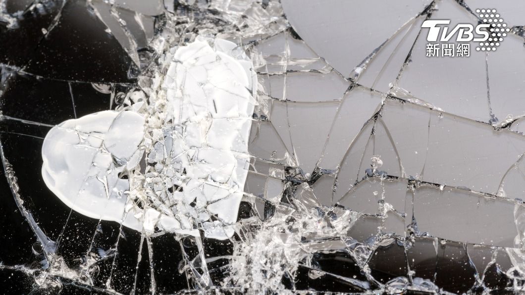 玻璃心被網友用來形容內心脆弱敏感,就像玻璃一樣。(示意圖/shutterstock達志影像)