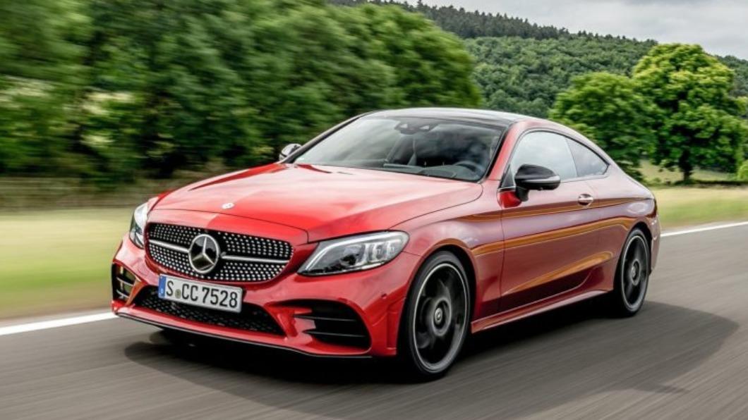 唐綺陽在去年底入手的愛車應為M-Benz C 180 Coupe。(圖/翻攝自 M-Benz官網)