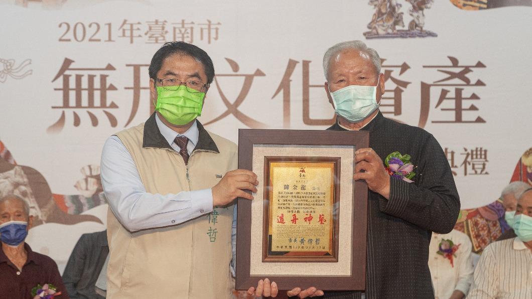 陳金龍於2020年被認定為文化資產保存技術「王船建造與修復」保存者。(圖/台南市文化資產管理處提供)