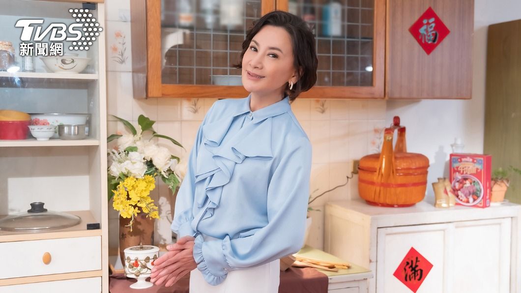 陳亞蘭親自推薦《加油喜事》牛肉麵、滷味。(圖/TVBS)