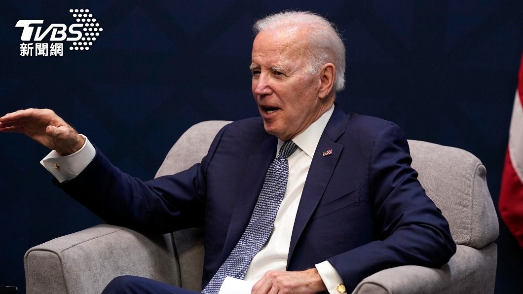 美國總統拜登(Joe Biden)承諾華府監管機關會「保護存款戶」,不過投資人依舊大舉拋售股票。(圖/達志影像美聯社)