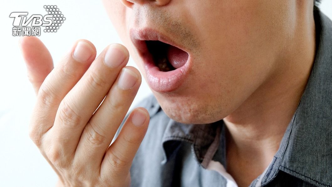 胃熱易出現口渴、口臭等症狀。(示意圖/shutterstock達志影像)