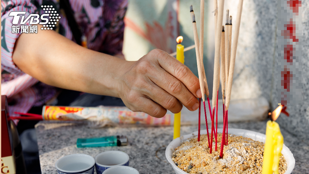 一名新婚媳婦掃墓後身體出現異狀。(示意圖/shutterstock達志影像)