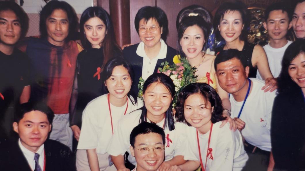 情纏17年!王祖賢、齊秦「親密合照」出土 知名作家揭當年內幕