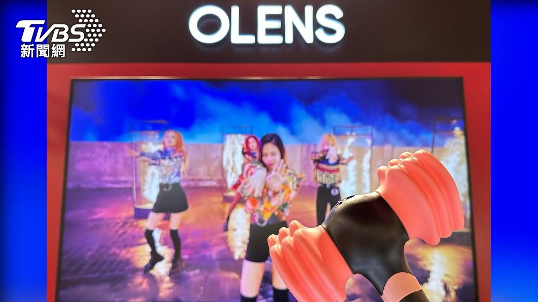 BLACKPINK代言隱形眼鏡(畫面翻攝/漢神巨蛋購物廣場)