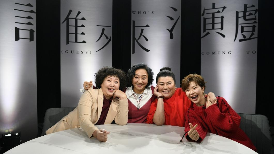 3人一同接受《誰來演戲之圓桌對談》主持人王琄（左一）的訪問。（圖／鏡電視提供）
