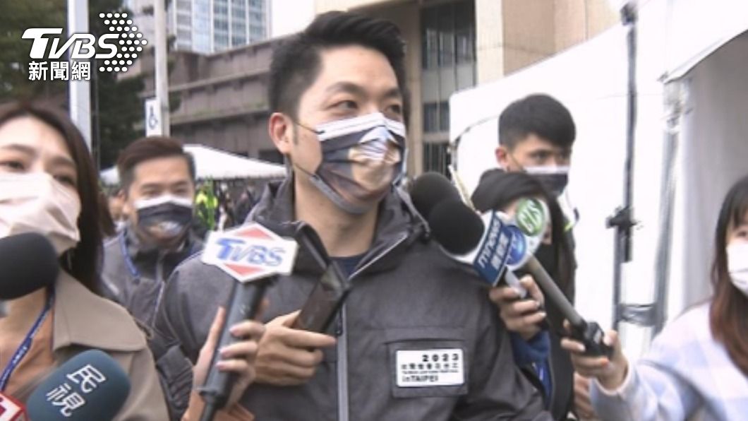 台北燈節外套用不完? 議員轟蔣市府竟送給里長「銷庫存」