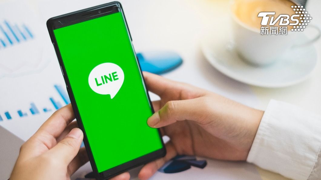 不少公司會要求員工加入LINE群組。(示意圖/shutterstock達志影像)