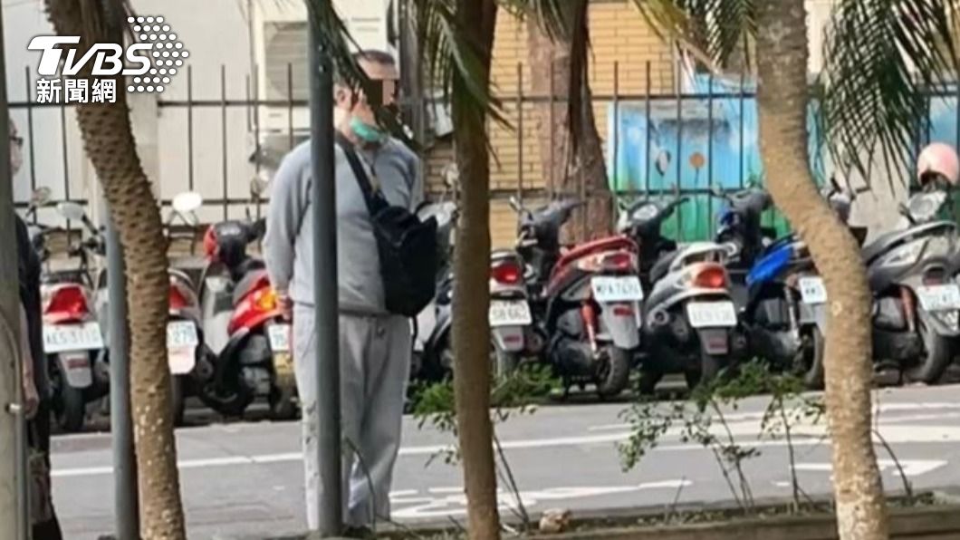 你知道我在等妳嗎?毒蟲女友被抓急壞了 不畏警癡守北檢外