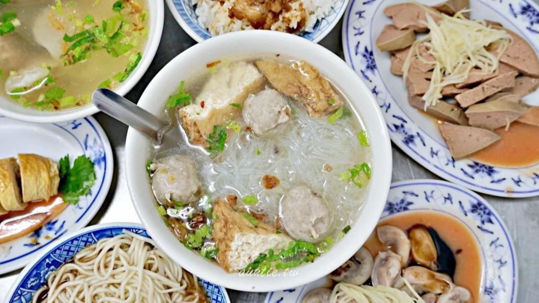 綜合魚丸米粉很清爽,口味偏清淡,適合當早餐吃。(圖/水晶安蹄不務正業過生活提供)