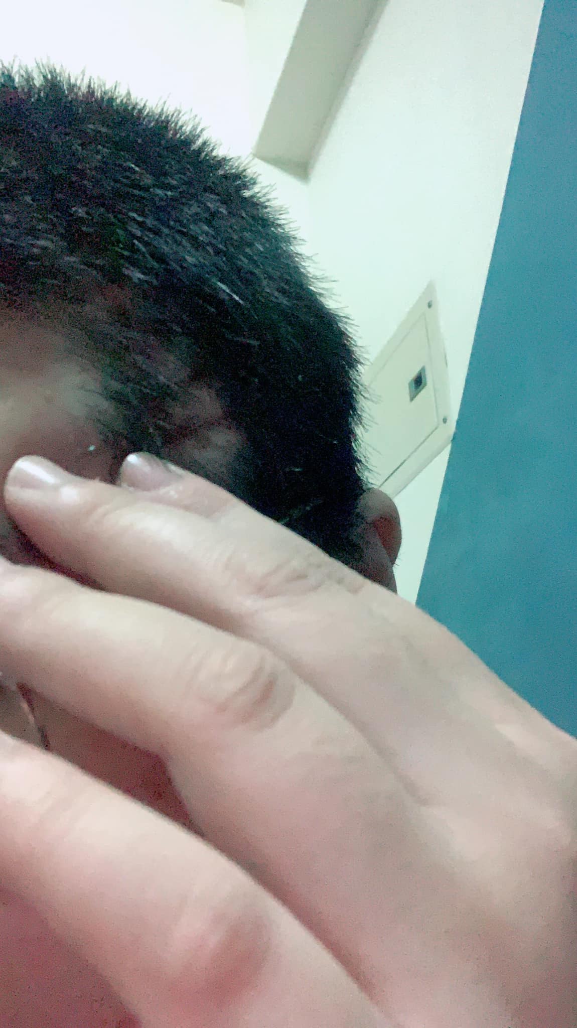 孕婦歷經2次開刀,如今病況才比較好轉。(圖/翻攝自爆廢公社二館臉書)