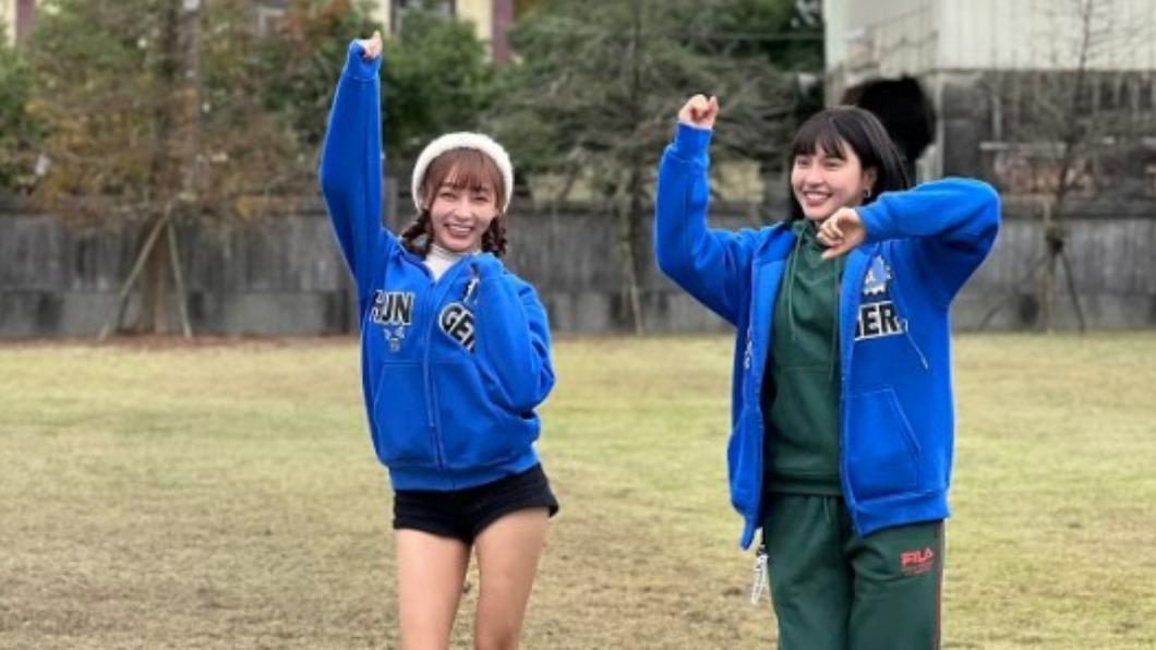 2人一起跳舞應援。(圖/中視提供)