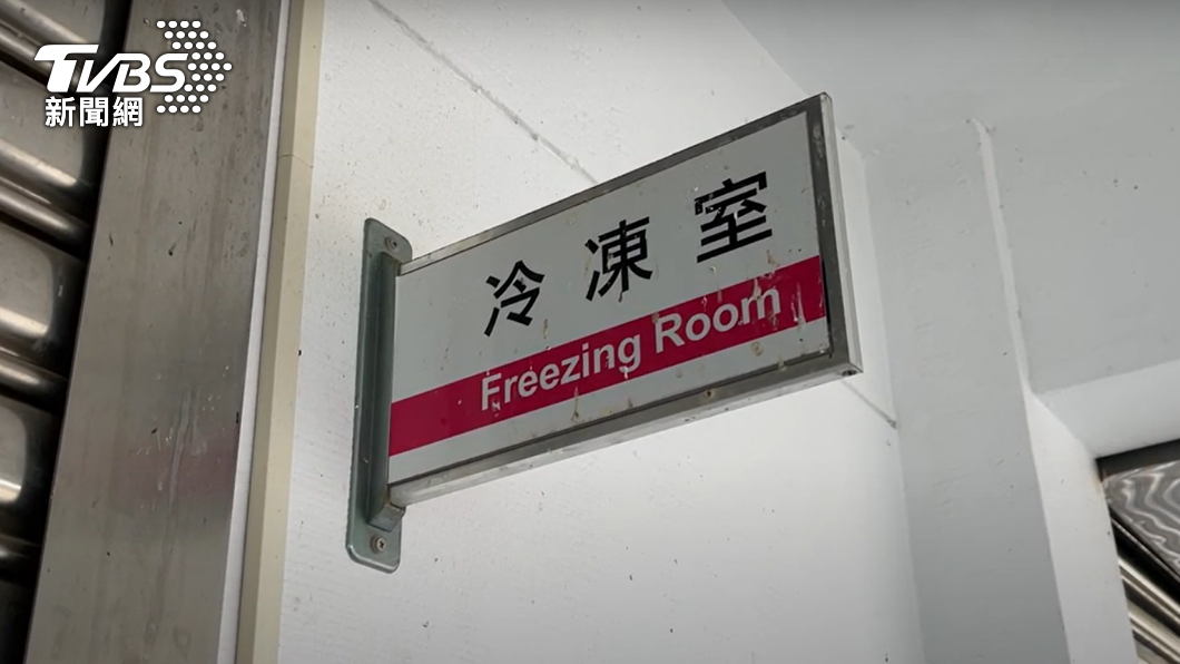家屬氣炸要葬儀社人員給出交代。(圖/TVBS)