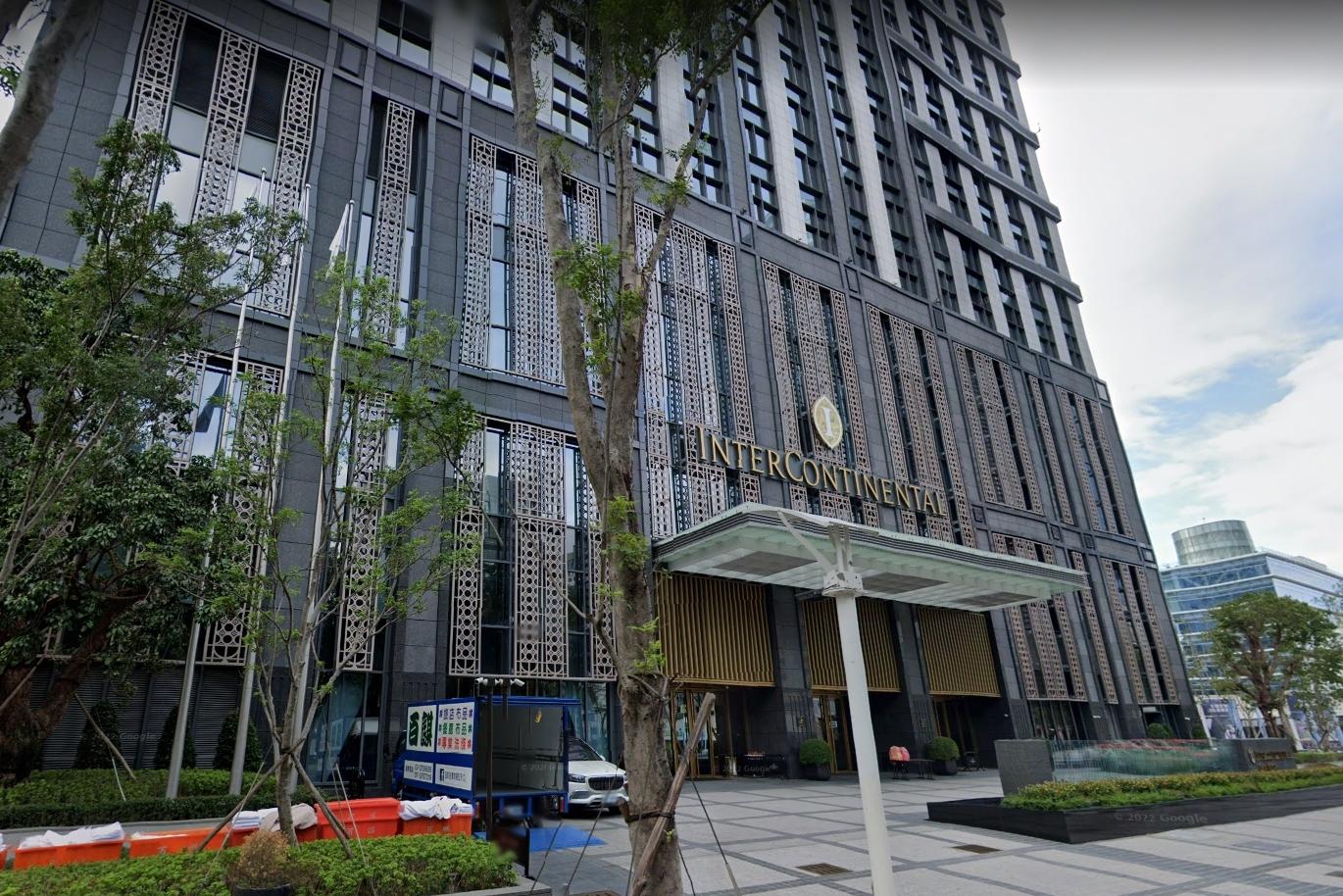 據悉BLACKPINK入住高雄的洲際飯店。(圖/翻攝自Google地圖)