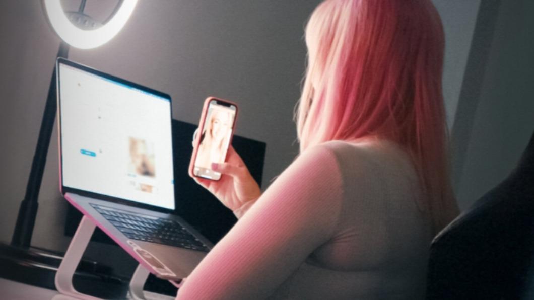 人人可當女優!Netflix新片《一射千金》 揭色情龍頭內幕