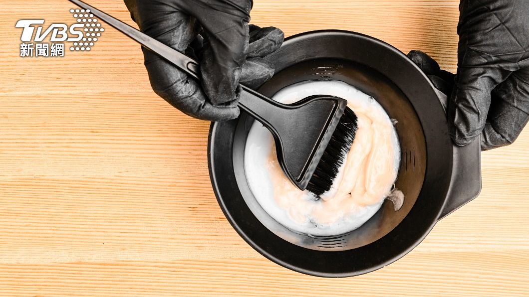 醫警告染髮劑千萬別接觸頭皮。(示意圖/shutterstock達志影像)